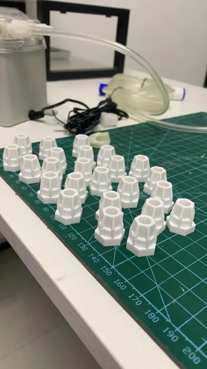 A batch of identical 3D printed parts